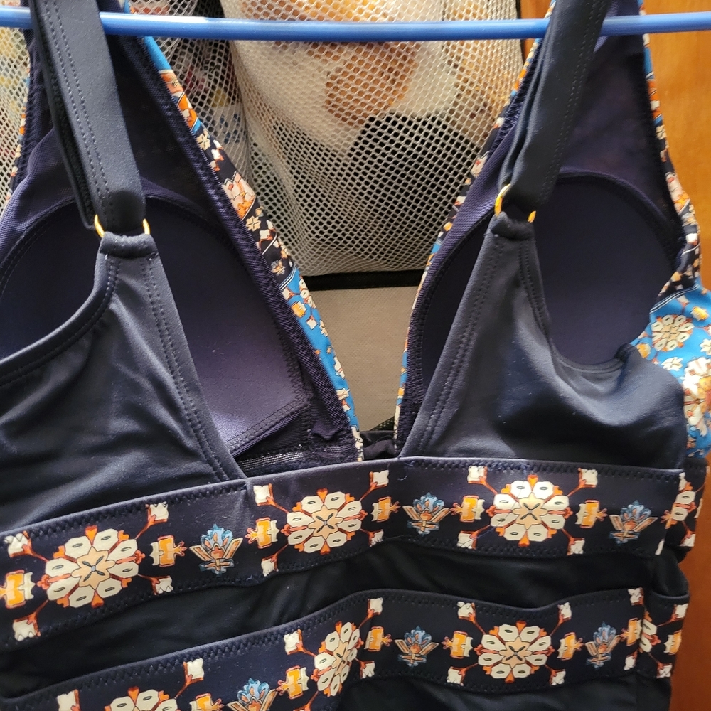 Swimsuits for all one piece - Picture 5 of 8